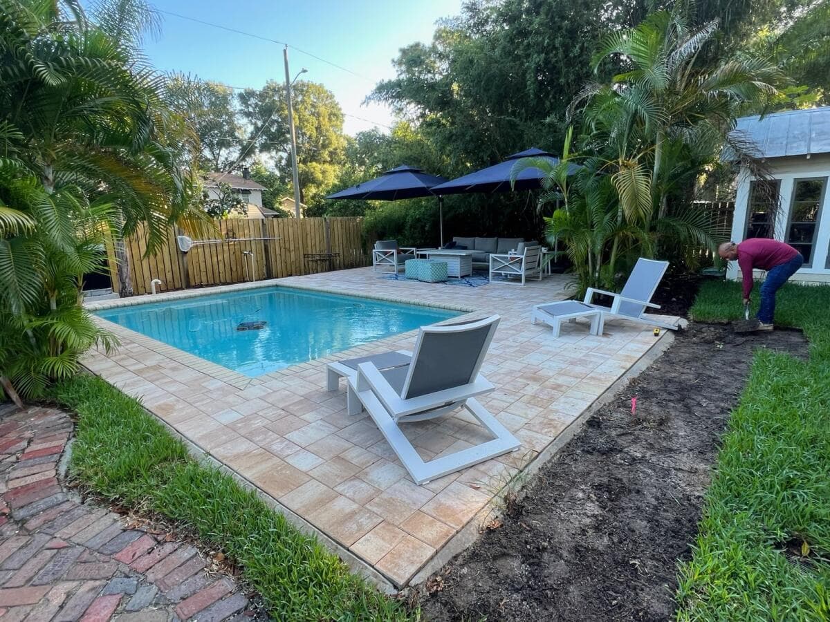 Featured post - Concrete Pool Decks in Tampa: The Perfect Blend of Style and Strength