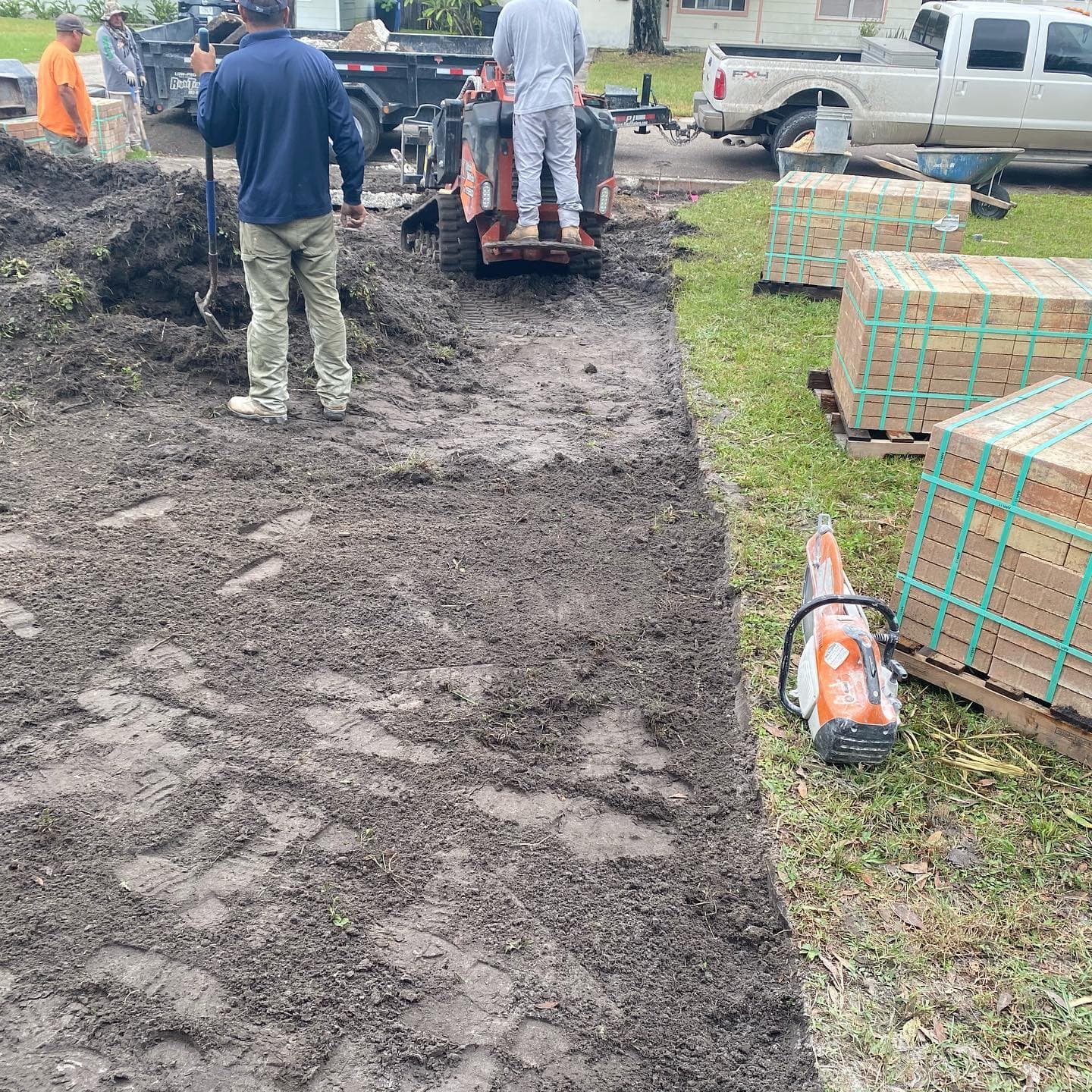 Gallery photos for Transforming Florida Driveways with Expert Concrete Solutions: Image #3